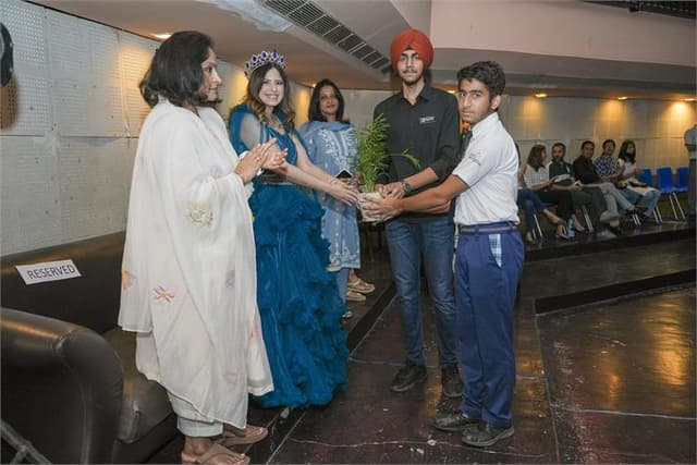 OPG World School Gallery 11